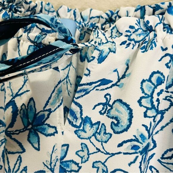 CeCe Women’s Tops Size XL Blue and White Floral Blouse - Picture 9 of 10